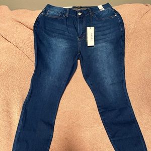 Judy Blue Skinny Fit 16W Dark Wash No Distressing NWT